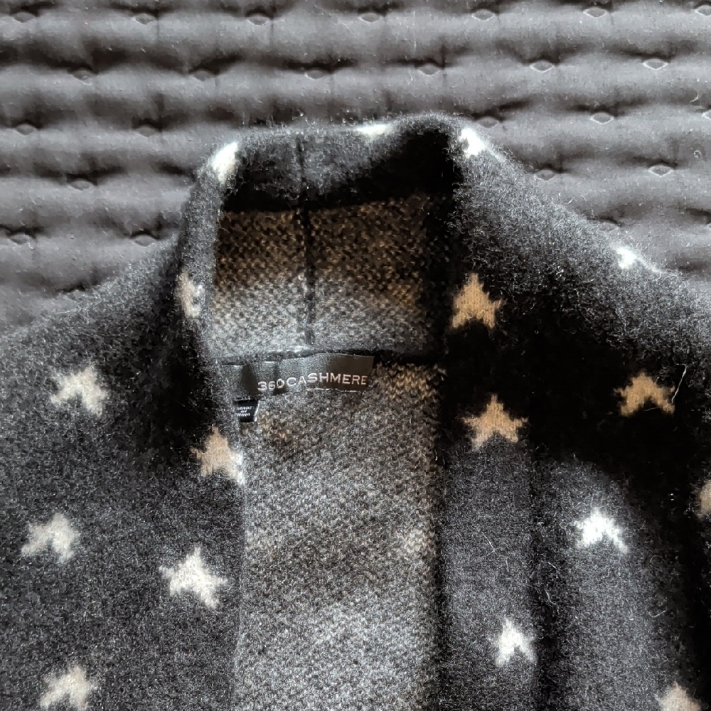 360Cashmere Black and White Star Sweater with pockets
